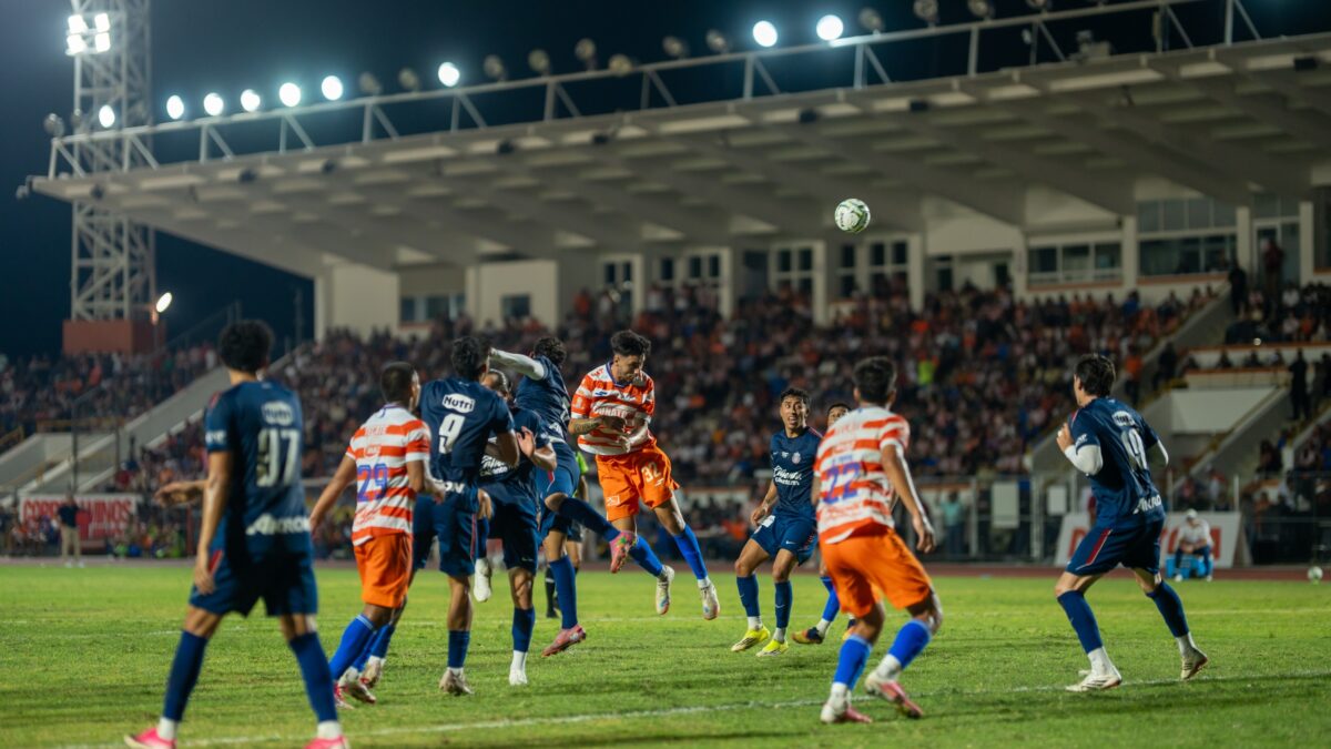 Correcaminos y Chivas dan electrizante empate sin goles en el Marte R. Gómez