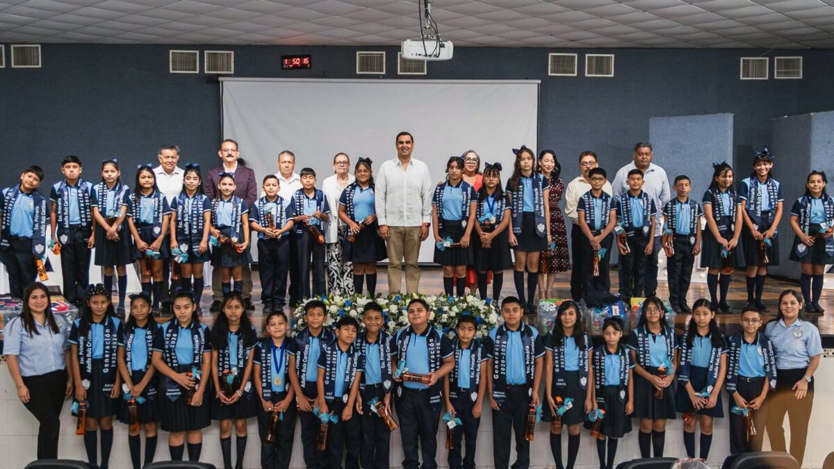 Apadrina Roberto Lee generación 2020-26 de primaria Adolfo Ruiz Cortines
