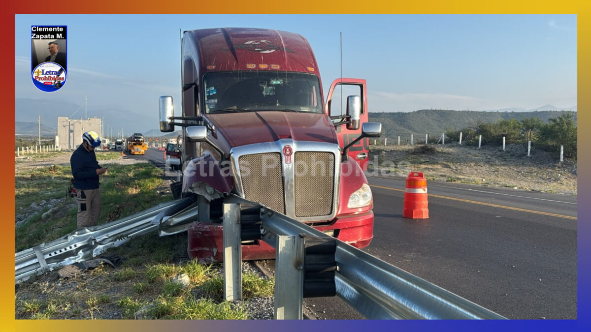 Tráiler descontrolado “frena” contra muro de contención en caseta de la Rumbo Nuevo