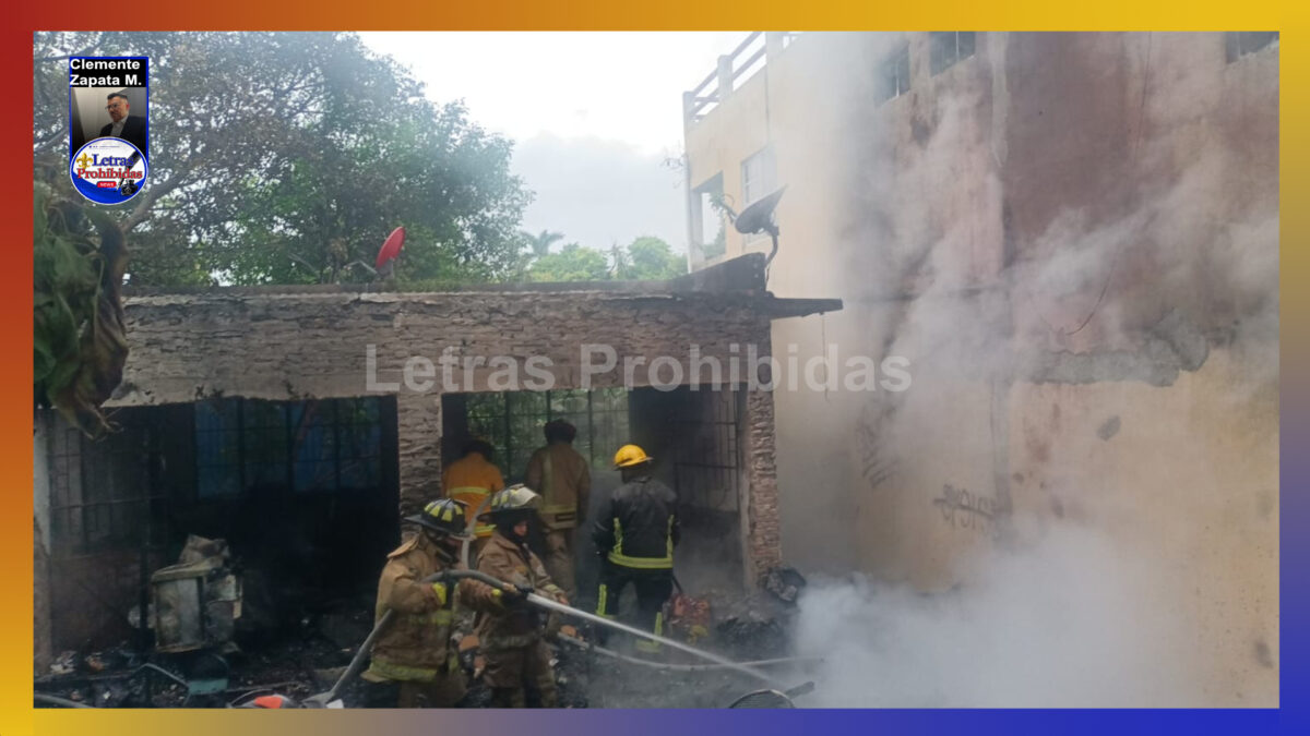 Vivienda queda convertida en cenizas en la colonia Obrera
