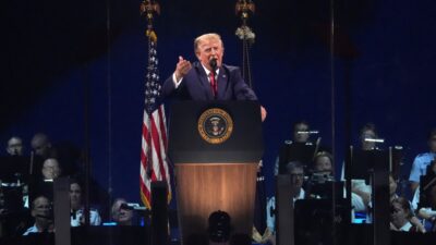 Genio y figura… En medio de festejos de independencia Trump arremete contra Oposición