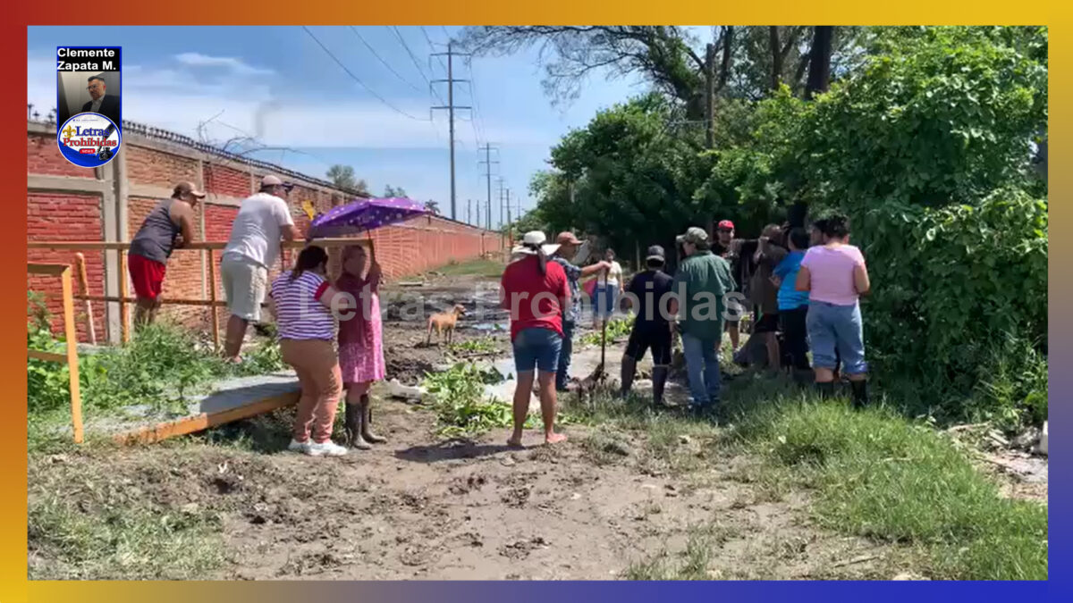 Habitantes de Cd. Madero llevan más de tres días con agua estancada en calles y viviendas