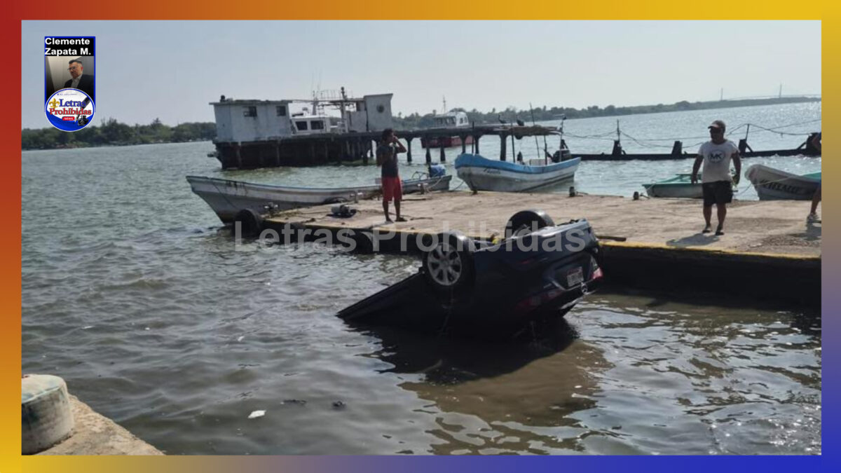 Rescatan del Pánuco auto del marino hallado sin vida junto a la escollera