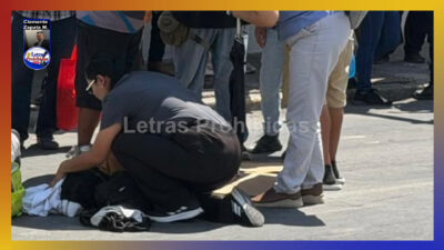 Abuelita es arrollada y fracturada por motociclista que iba bien recio