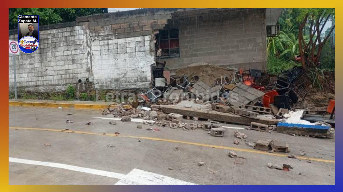 Se desploma barda de primaria; es segundo incidente del plantel, acusan vecinos