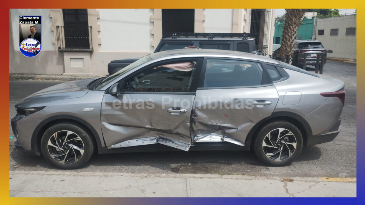 Chocan de “ladito” y resultan 2 personas lesionadas