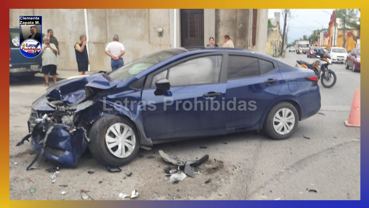 Camioneta impacta a familia y su conductor huye