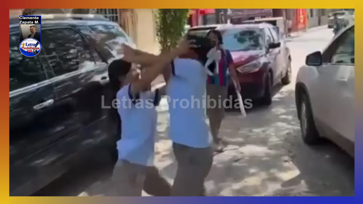 ¡Casi se “matan”! Graban pelea entre alumnas afuera de la Secundaria 5