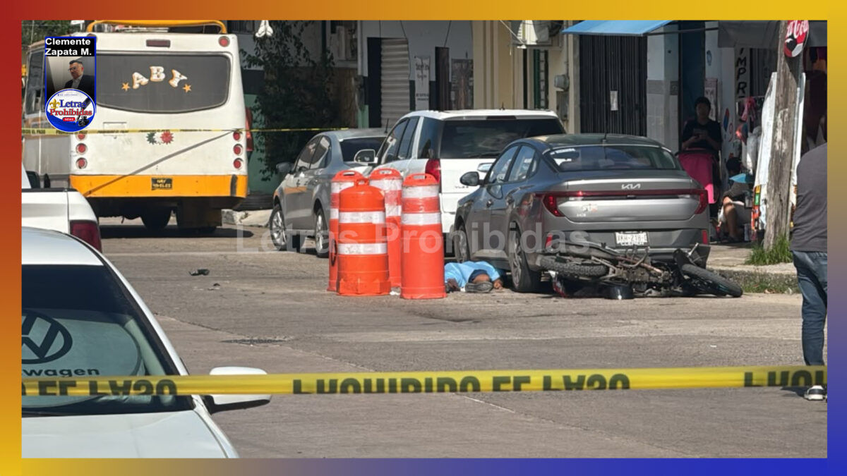 Deja motociclista la vida en la calle tras chocar con microbús