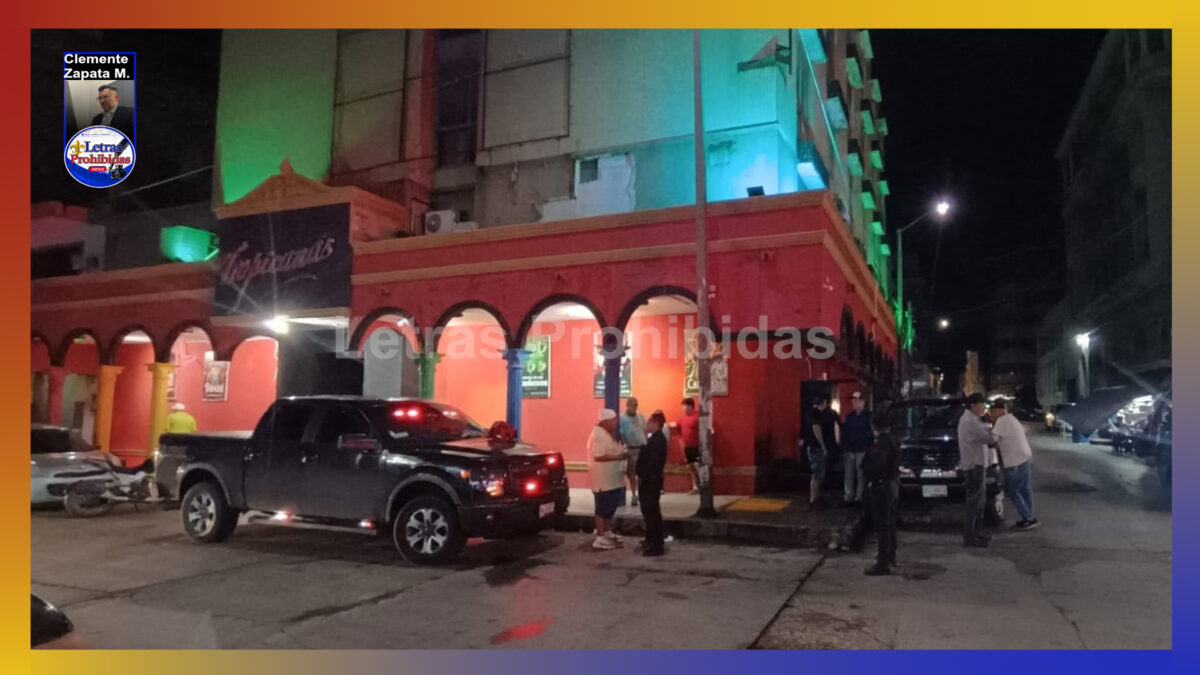 Riña afuera de un bar deja dos “bien madreados”